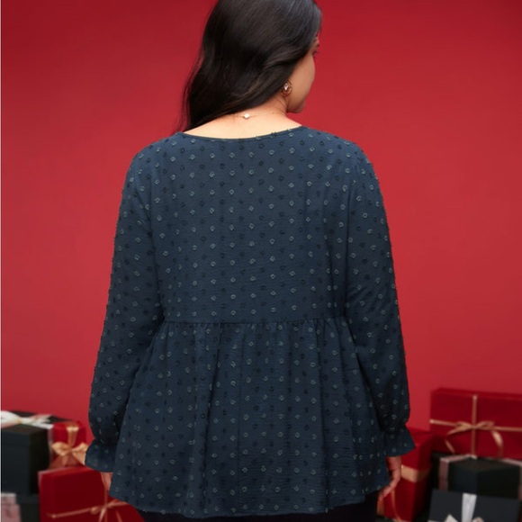 Textured Dot Elastic Sleeve A Line Blouse in Indigo, 22W/24W - Picture 3 of 6